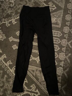 Black leggings with mesh details- size XS